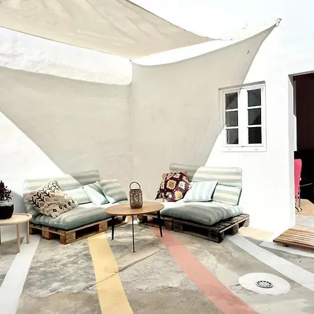 Вилла Boutique Surf House In Surf Paradise Santo Isidoro