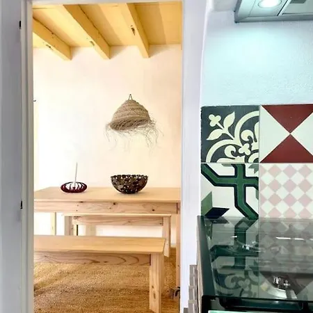 Boutique Surf House In Surf Paradise