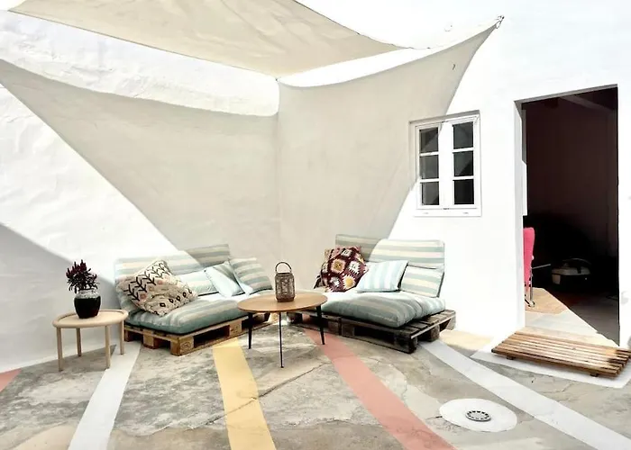 Villa Boutique Surf House In Surf Paradise Santo Isidoro