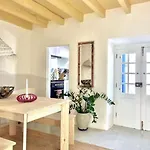 Boutique Surf House In Surf Paradise Villa *